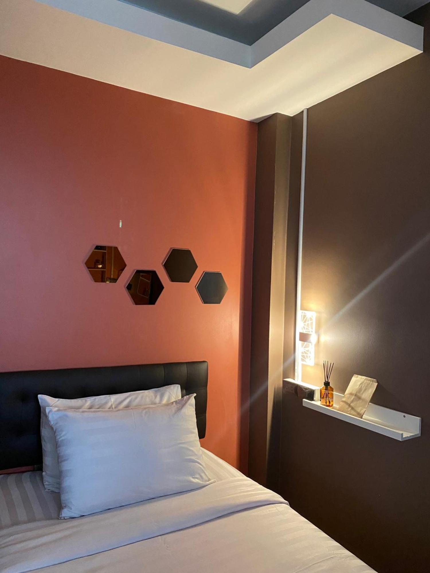Varietyd-Dayhostel Huahin Екстериор снимка